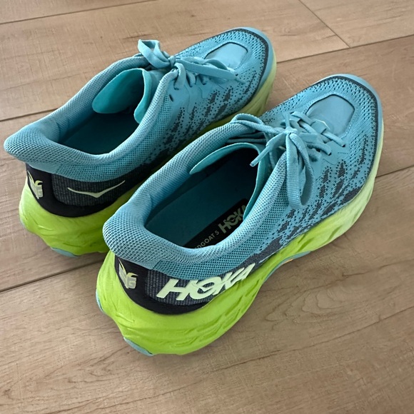 Women’s size 8, Hoka Speedgoat. Worn twice. - Picture 2 of 5